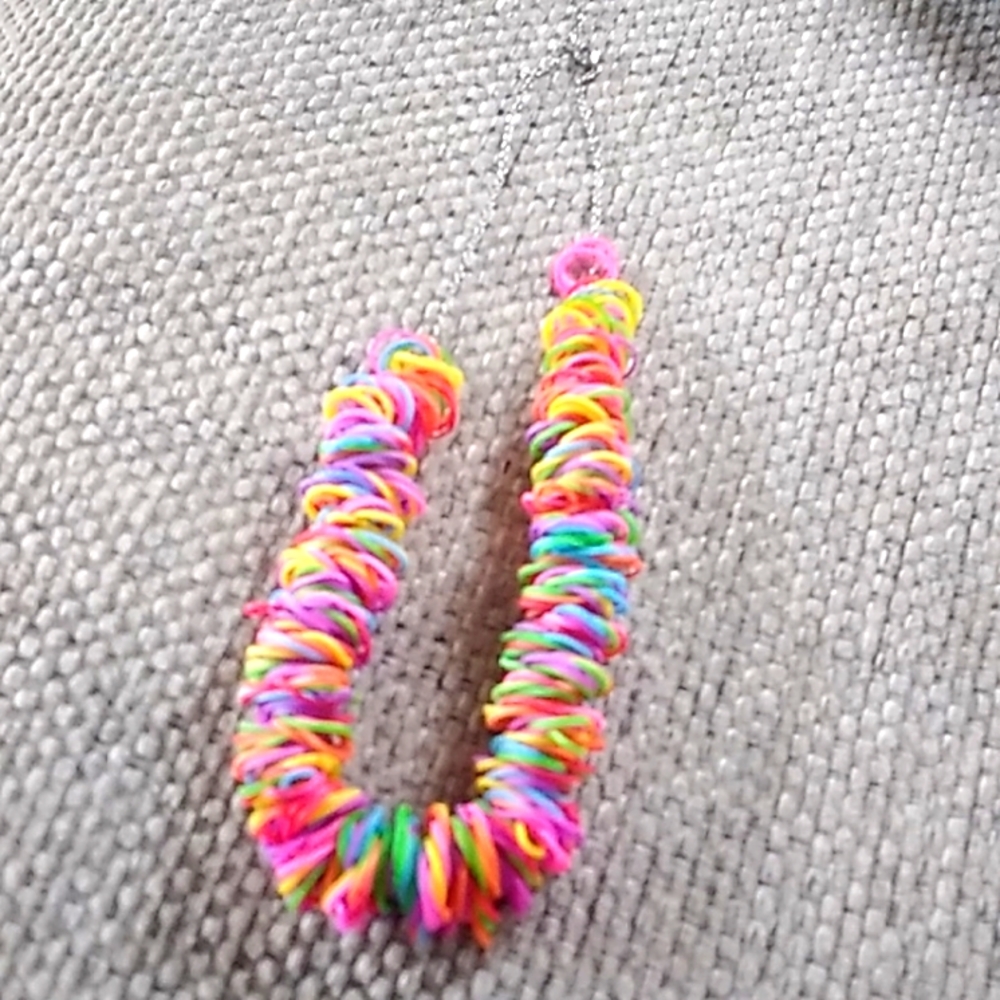 Rubber band necklace